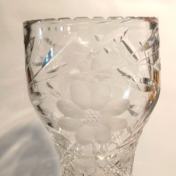 Botanical Elegant Vintage Crystal Hand-Cut Heavy 12" Vase Hourglass Shape 5 lbs. - Picture 9 of 16